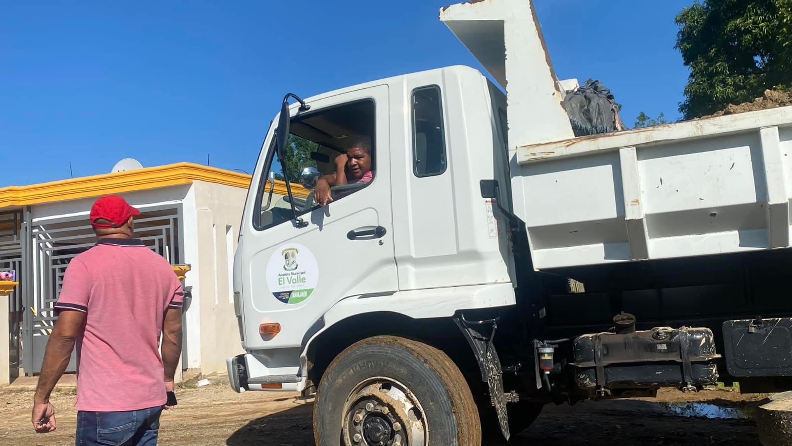 Bacheo en el barrio el Licey